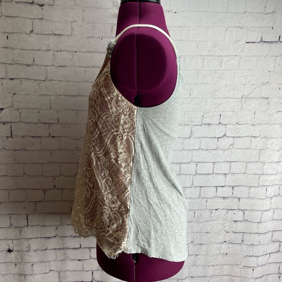 Venus size XS lace tank top - Picture 2 of 5